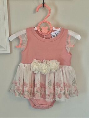Nicole Miller Baby Girls Pink, White Floral Tutu Sparkly Dress Size 3-6 Months